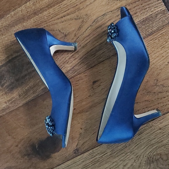 Beautiful comfortable navy satin shoes - Picture 4 of 10